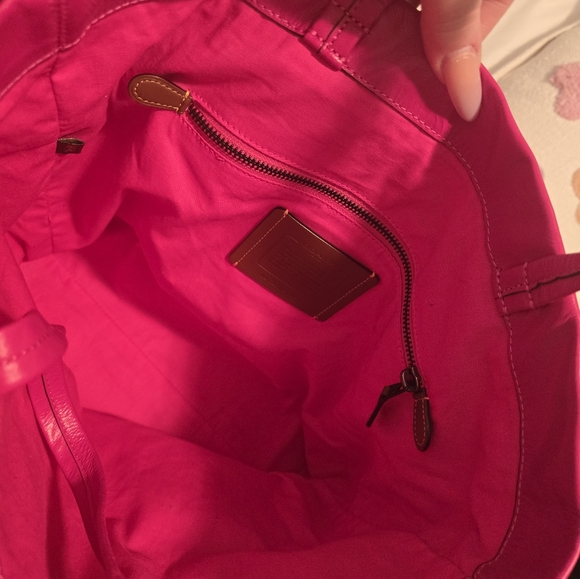 Coach Hall Tote - Picture 11 of 16